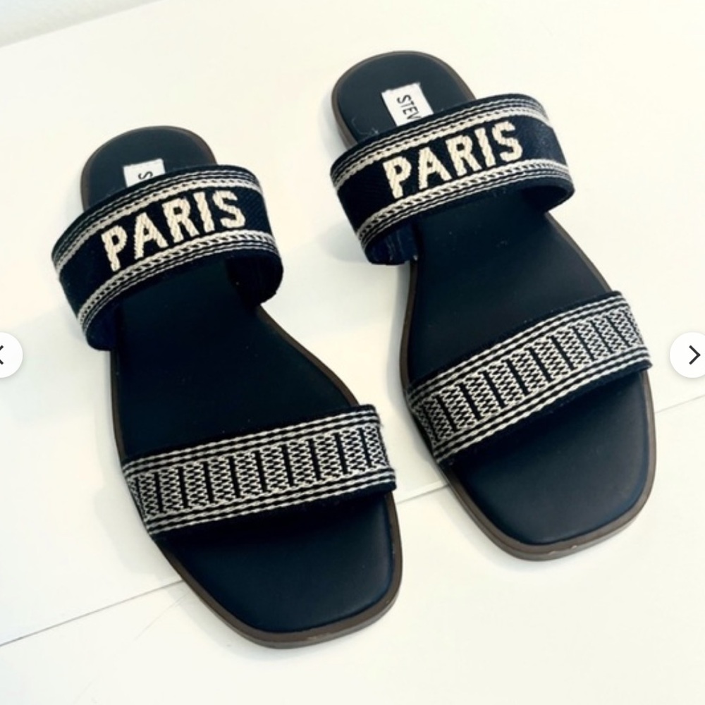 Steve Madden Navy & Cream 'Paris' Two-Strap Slide Sandals - Picture 4 of 4